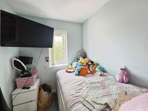 Bedroom- click for photo gallery